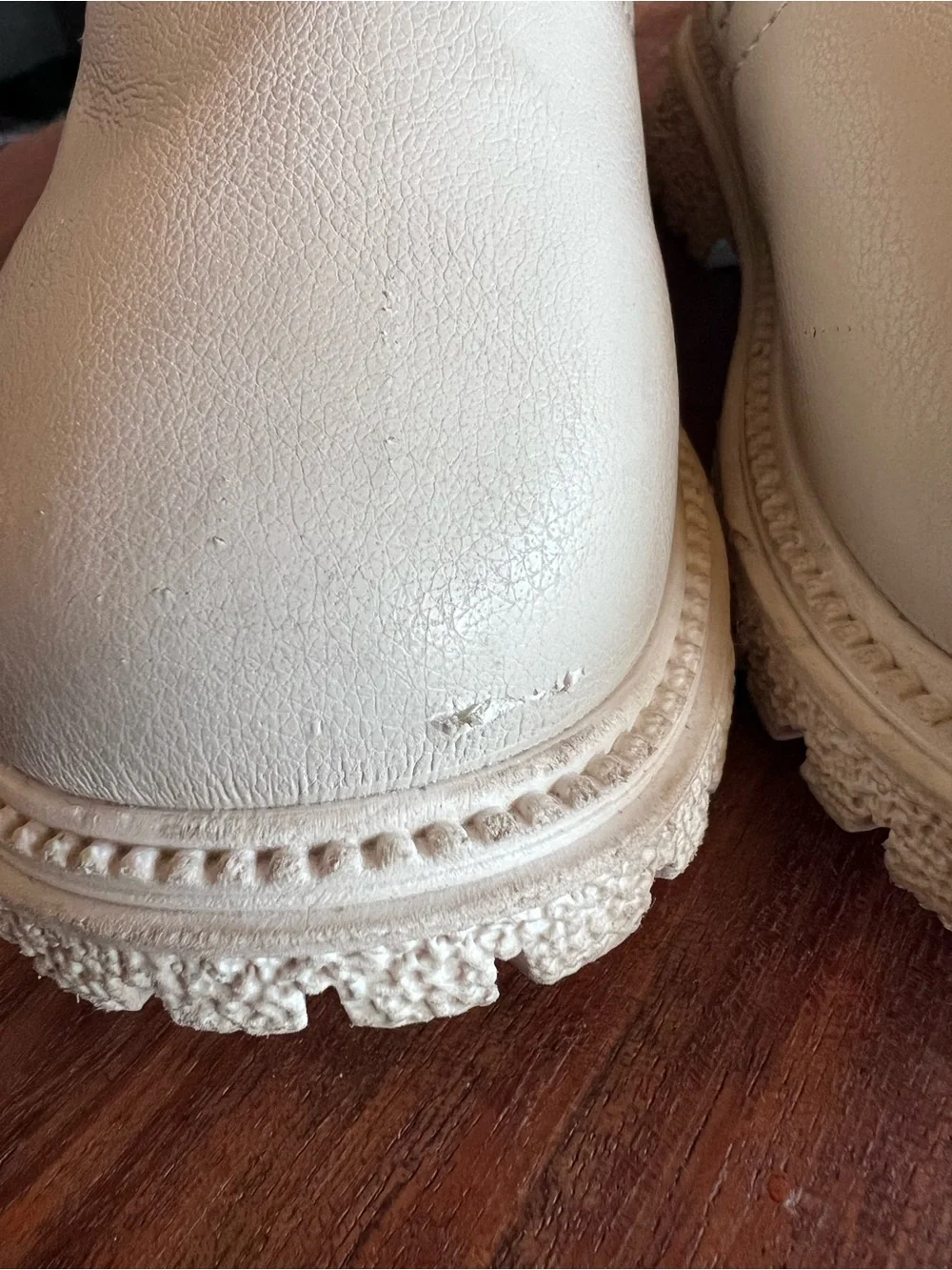 Girls Cream Chelsea Ankle Boots EU 26 (9.5 US girls) Chunky Lug Sole Side Zip